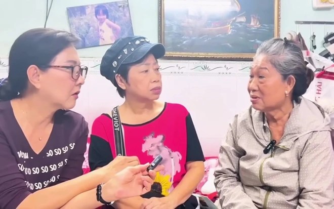 Nữ nghệ sĩ cải lương xế chiều lượm ve chai và ơn nghĩa với Quý Bình - Ảnh 4. Nữ nghệ sĩ cải lương xế chiều lượm ve chai và ơn nghĩa với Quý Bình - Ảnh 4.