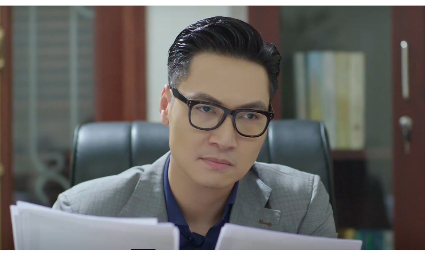 &Ocirc;ng Phi hậm hực khi b&agrave; &Aacute;nh được 'trai lạ' đưa về l&uacute;c nửa đ&ecirc;m - Ảnh 3.