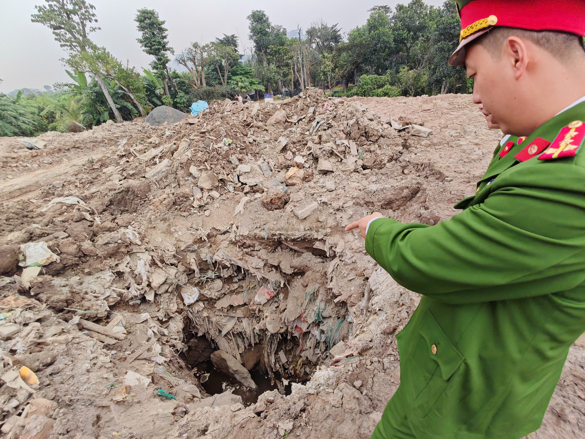 H&agrave; Nội khởi tố 3 gi&aacute;m đốc c&ocirc;ng ty m&ocirc;i trường g&acirc;y &ocirc; nhiễm m&ocirc;i trường lớn - Ảnh 2.