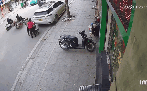 H&agrave; Nội: T&agrave;i xế &ocirc; t&ocirc; con g&acirc;y tai nạn khiến 2 người thương vong tr&ecirc;n phố Kh&acirc;m Thi&ecirc;n bị tạm giữ - Ảnh 2.