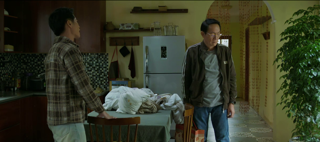 Gia đ&igrave;nh tr&aacute;i dấu - Tập 26: Vợ đi bar về khuya, chồng ở nh&agrave; pha sẵn nước ng&acirc;m ch&acirc;n- Ảnh 5.