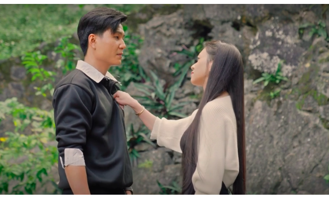 Chứng kiến Duyên van nài tình cảm với Hiếu, Bách lập tức hủy hôn