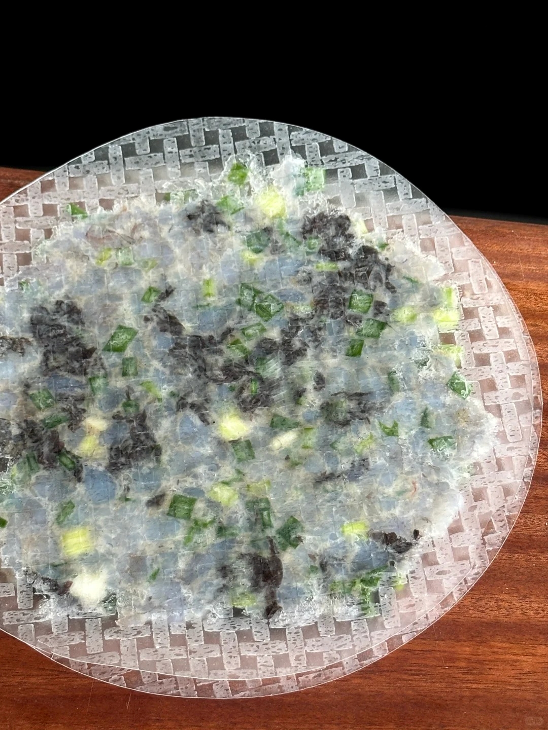 Đừng chỉ dùng cuốn nem, mang bánh tráng Việt làm theo cách này đảm bảo cả nhà tranh nhau gắp vì quá ngon- Ảnh 5. Đừng chỉ dùng cuốn nem, mang bánh tráng Việt làm theo cách này đảm bảo cả nhà tranh nhau gắp vì quá ngon- Ảnh 5.