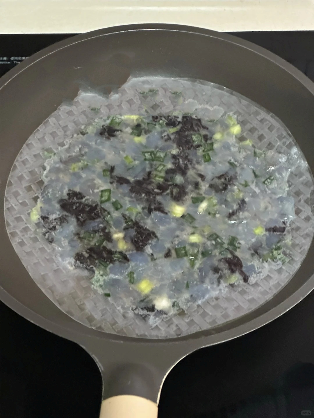 Đừng chỉ dùng cuốn nem, mang bánh tráng Việt làm theo cách này đảm bảo cả nhà tranh nhau gắp vì quá ngon- Ảnh 6. Đừng chỉ dùng cuốn nem, mang bánh tráng Việt làm theo cách này đảm bảo cả nhà tranh nhau gắp vì quá ngon- Ảnh 6.