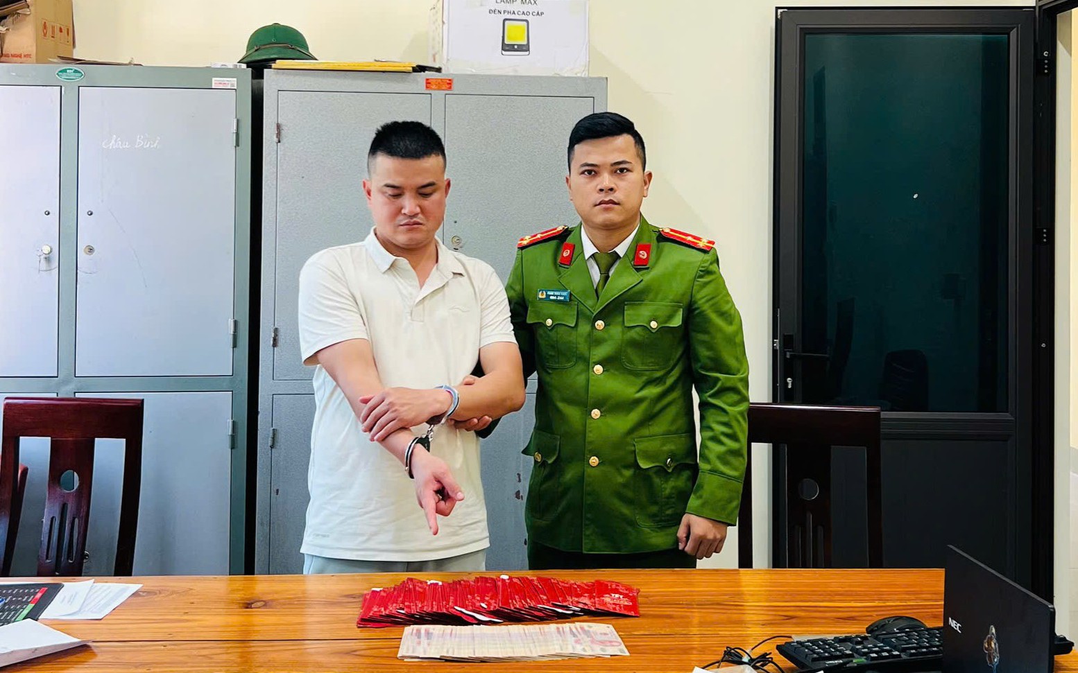 Bắt đối tượng trộm tiền của đo&agrave;n thiện nguyện