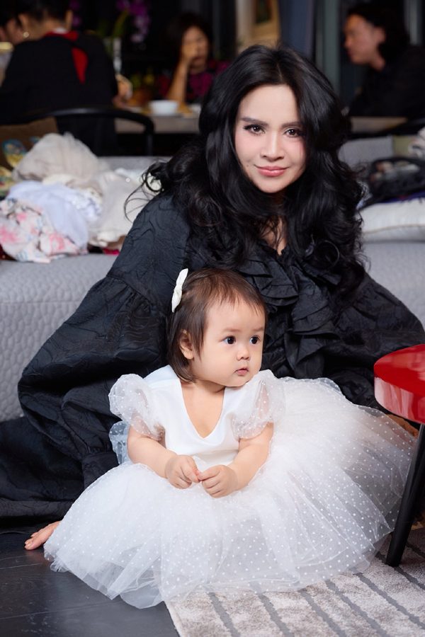 Nữ NSND, diva nhạc Việt sẽ vào phim Tết của Trấn Thành là ai? - Ảnh 8. Nữ NSND, diva nhạc Việt sẽ vào phim Tết của Trấn Thành là ai? - Ảnh 8.