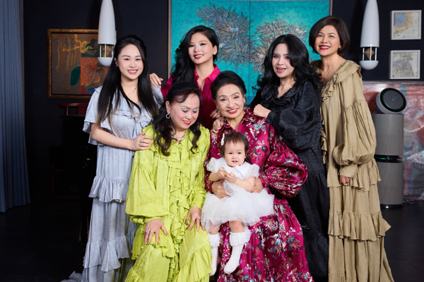 Nữ NSND, diva nhạc Việt sẽ vào phim Tết của Trấn Thành là ai? - Ảnh 9. Nữ NSND, diva nhạc Việt sẽ vào phim Tết của Trấn Thành là ai? - Ảnh 9.