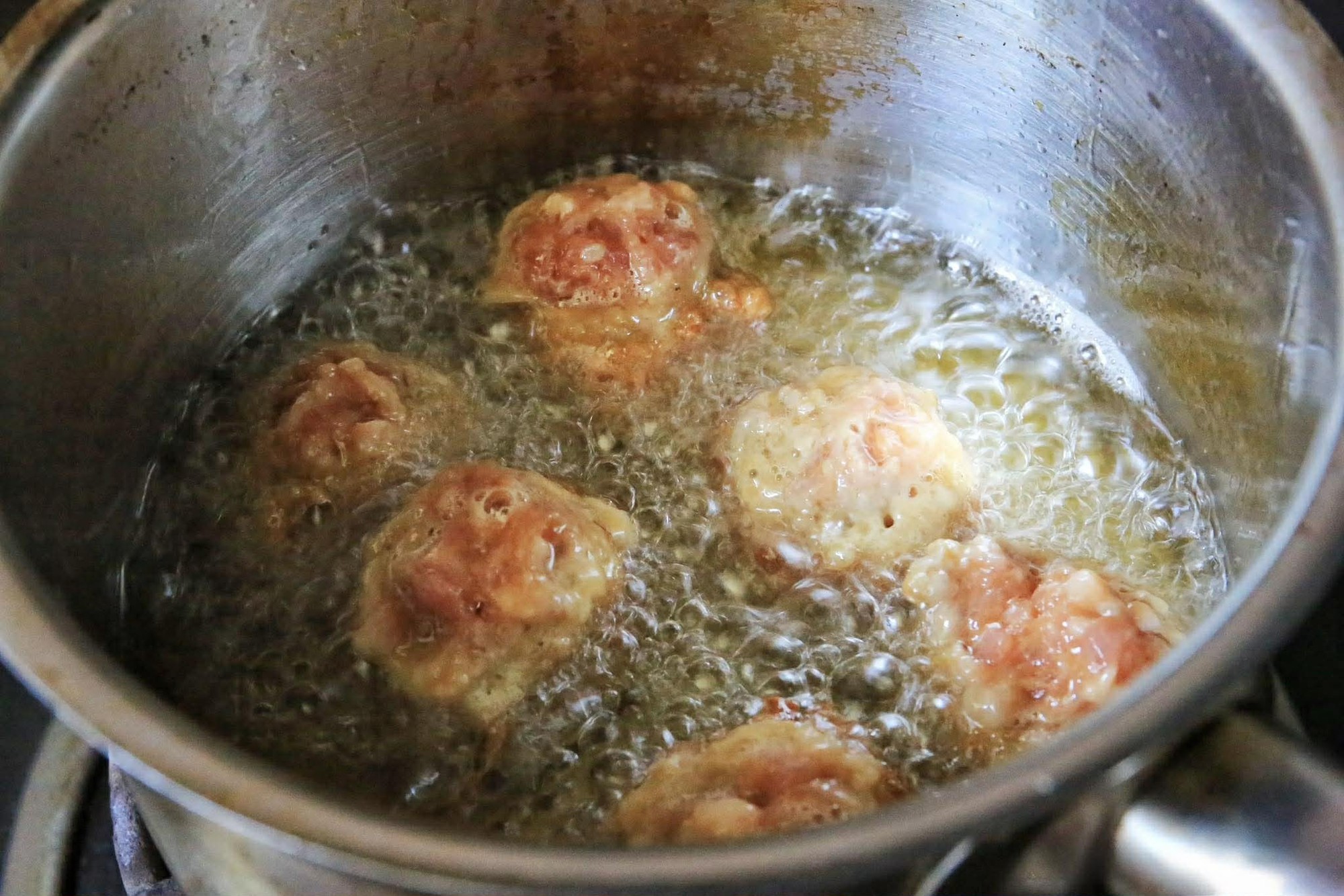 L&agrave;m thịt vi&ecirc;n rồi đem nấu thế n&agrave;y l&agrave; c&oacute; bữa ăn cực ngon miệng, sảng kho&aacute;i cả nh&agrave; thi nhau ăn sạch nồi- Ảnh 7.