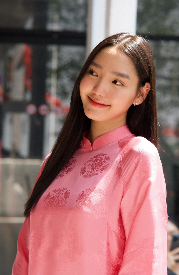 'Mỹ nh&acirc;n trăm tỷ' 18 tuổi đ&oacute;ng ch&iacute;nh trong phim Tết của Trường Giang l&agrave; ai? - Ảnh 8.