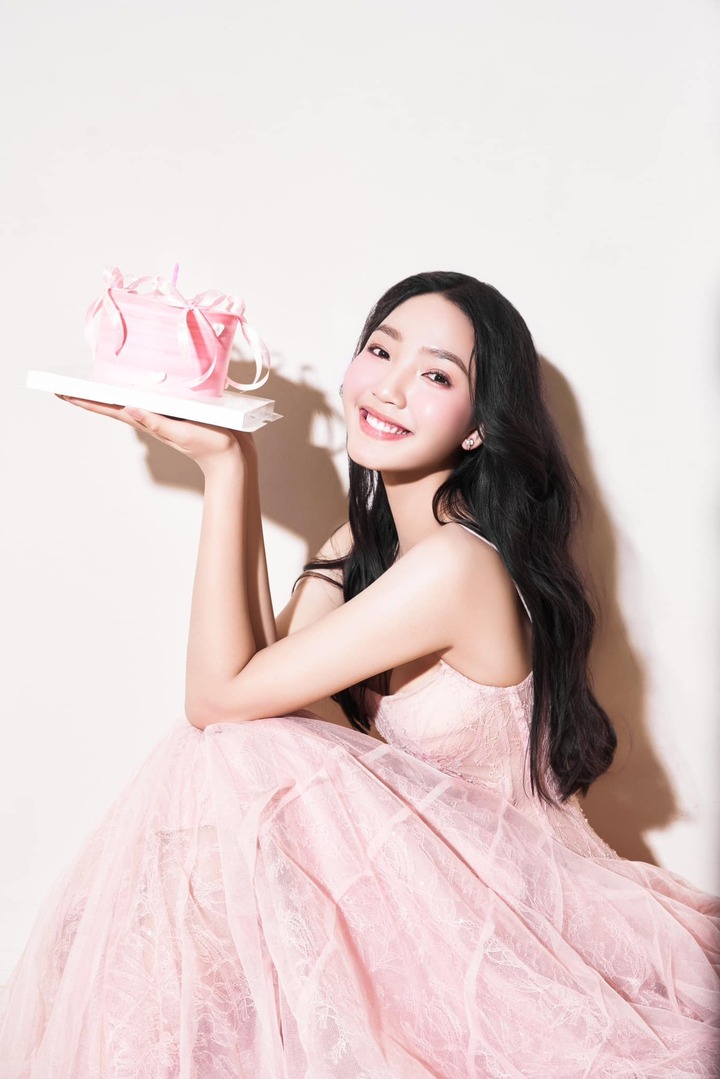 'Mỹ nh&acirc;n trăm tỷ' 18 tuổi đ&oacute;ng ch&iacute;nh trong phim Tết của Trường Giang l&agrave; ai? - Ảnh 4.