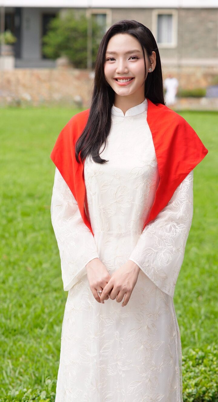 'Mỹ nh&acirc;n trăm tỷ' 18 tuổi đ&oacute;ng ch&iacute;nh trong phim Tết của Trường Giang l&agrave; ai? - Ảnh 9.