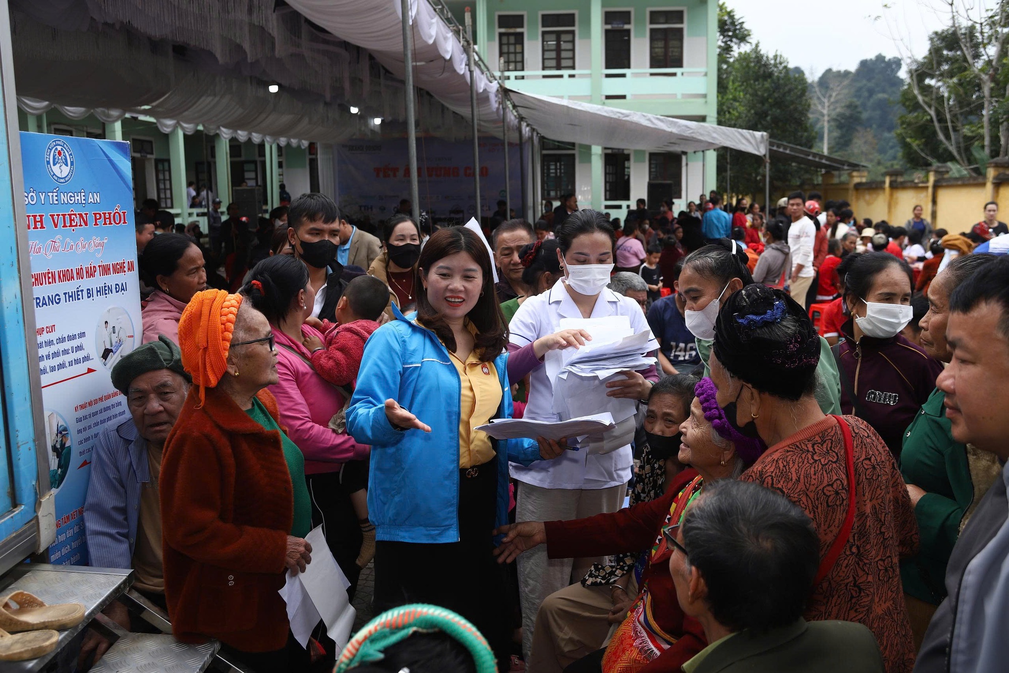 "Tết ấm v&ugrave;ng cao 2026" mang m&ugrave;a xu&acirc;n đến với đồng b&agrave;o miền n&uacute;i xứ Nghệ - Ảnh 6.