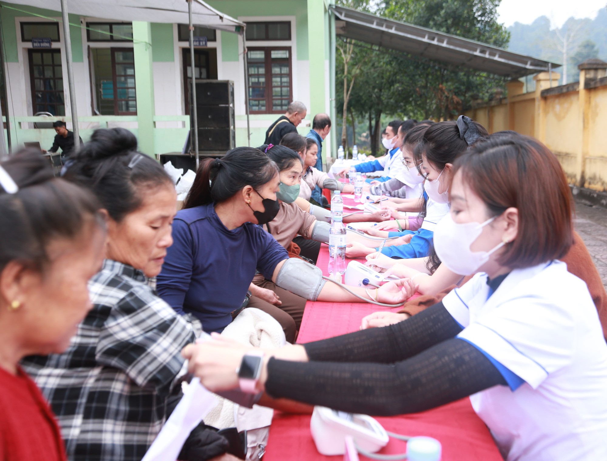 "Tết ấm v&ugrave;ng cao 2026" mang m&ugrave;a xu&acirc;n đến với đồng b&agrave;o miền n&uacute;i xứ Nghệ - Ảnh 9.