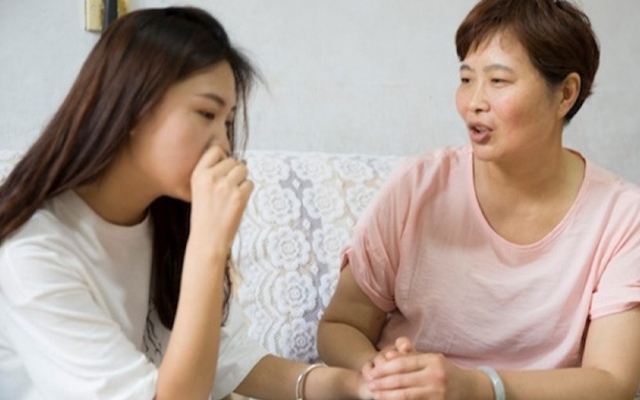 Kh&ocirc;ng hiểu sao chồng t&ocirc;i ch&ecirc; 'của cho l&agrave; của nợ' mỗi khi bố mẹ chồng cho nh&agrave; cửa, cho tiền - Ảnh 1.