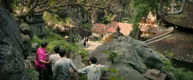 Kh&aacute;n giả hả h&ecirc; với cảnh phim hai nh&acirc;n vật tự vạch trần nhau - Ảnh 4.