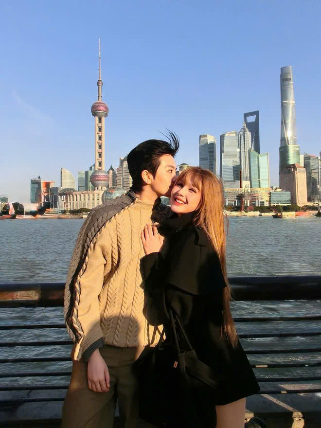 'Soi' thời trang của sao Việt du lịch năm mới: Áo lông, áo phao là 'chân ái' - Ảnh 15. 'Soi' thời trang của sao Việt du lịch năm mới: Áo lông, áo phao là 'chân ái' - Ảnh 15.