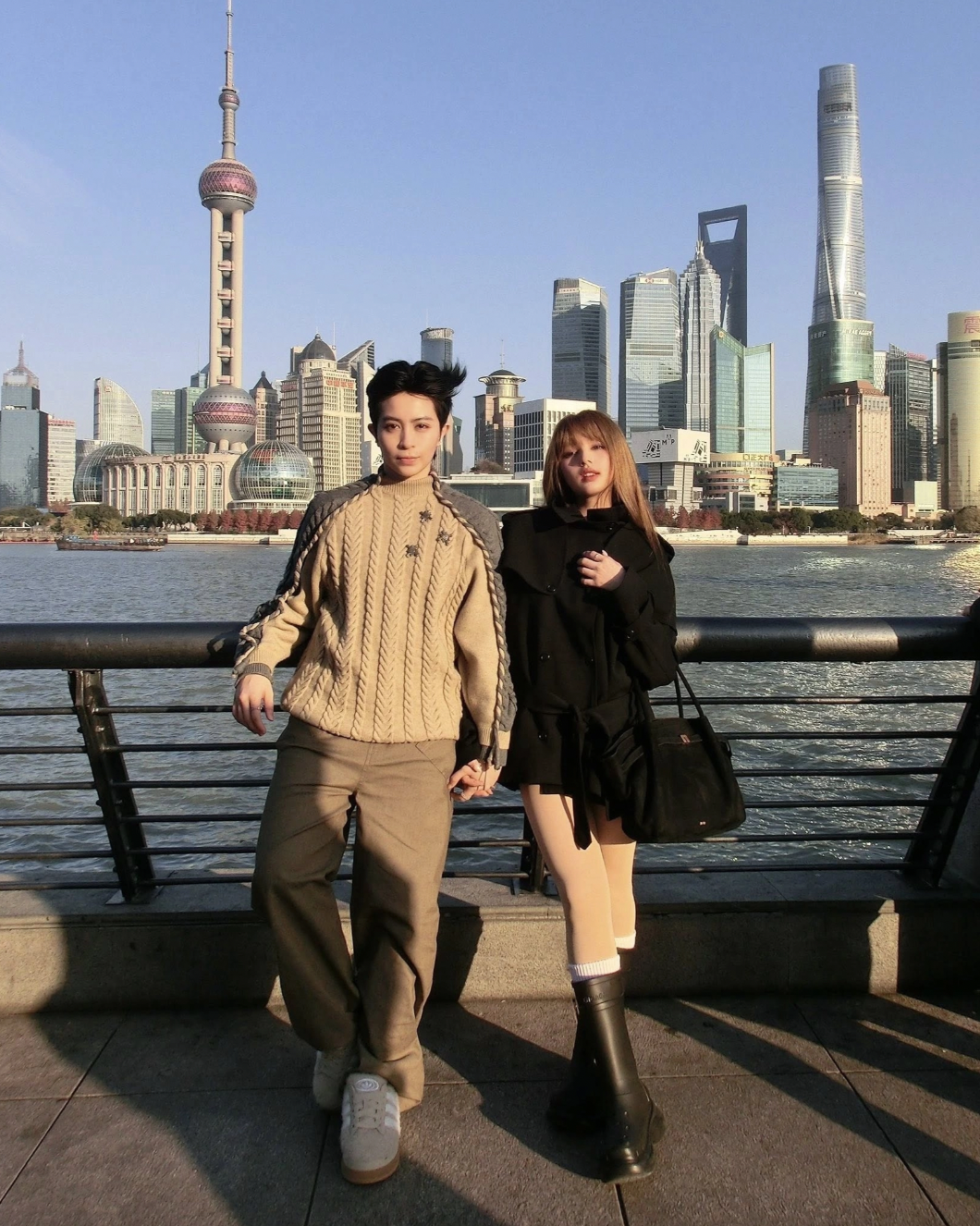 'Soi' thời trang của sao Việt du lịch năm mới: Áo lông, áo phao là 'chân ái' - Ảnh 16. 'Soi' thời trang của sao Việt du lịch năm mới: Áo lông, áo phao là 'chân ái' - Ảnh 16.