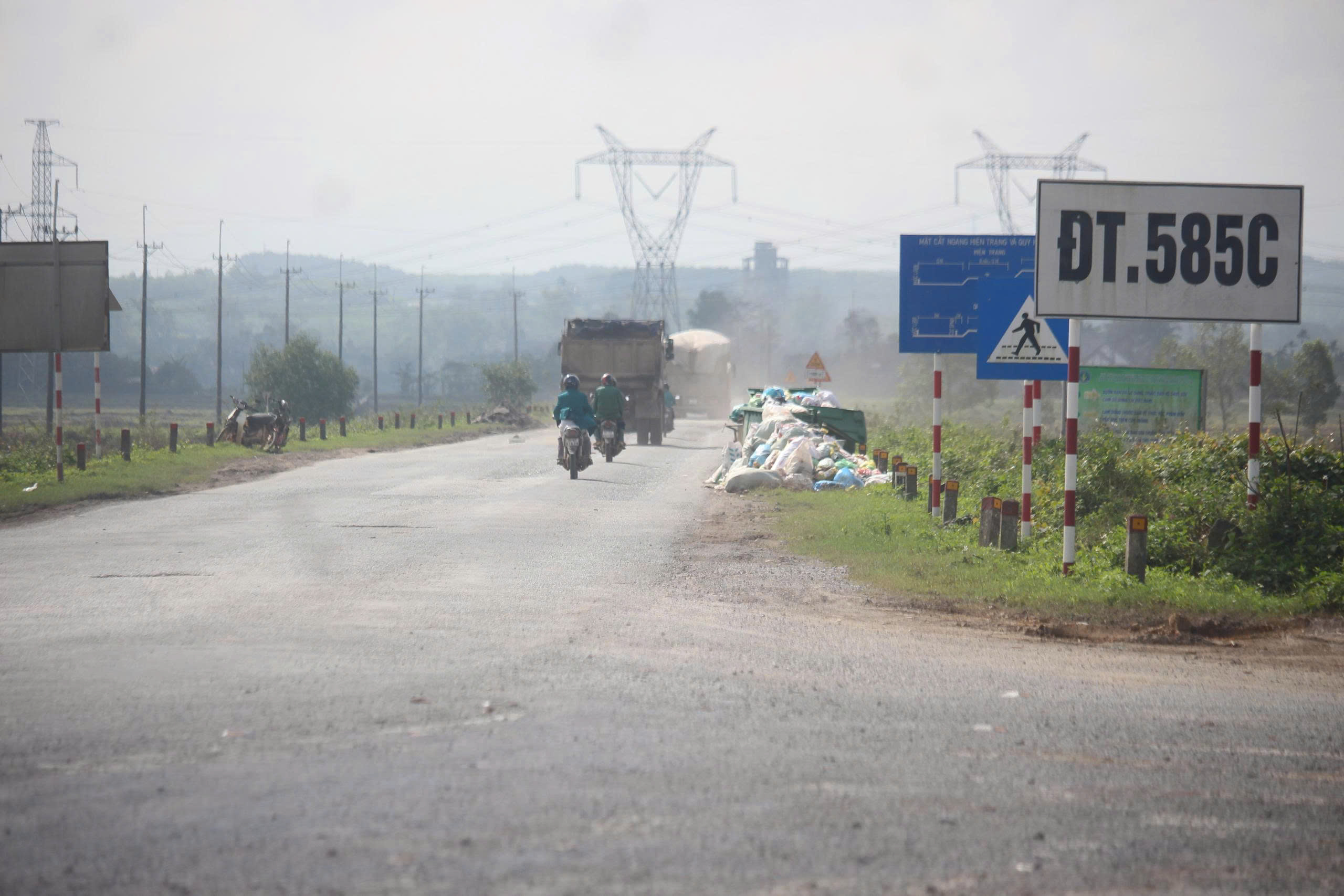 Tuyến đường huyết mạch ở Quảng Trị hư hỏng nặng sẽ được khắc phục ra sao? - Ảnh 1.