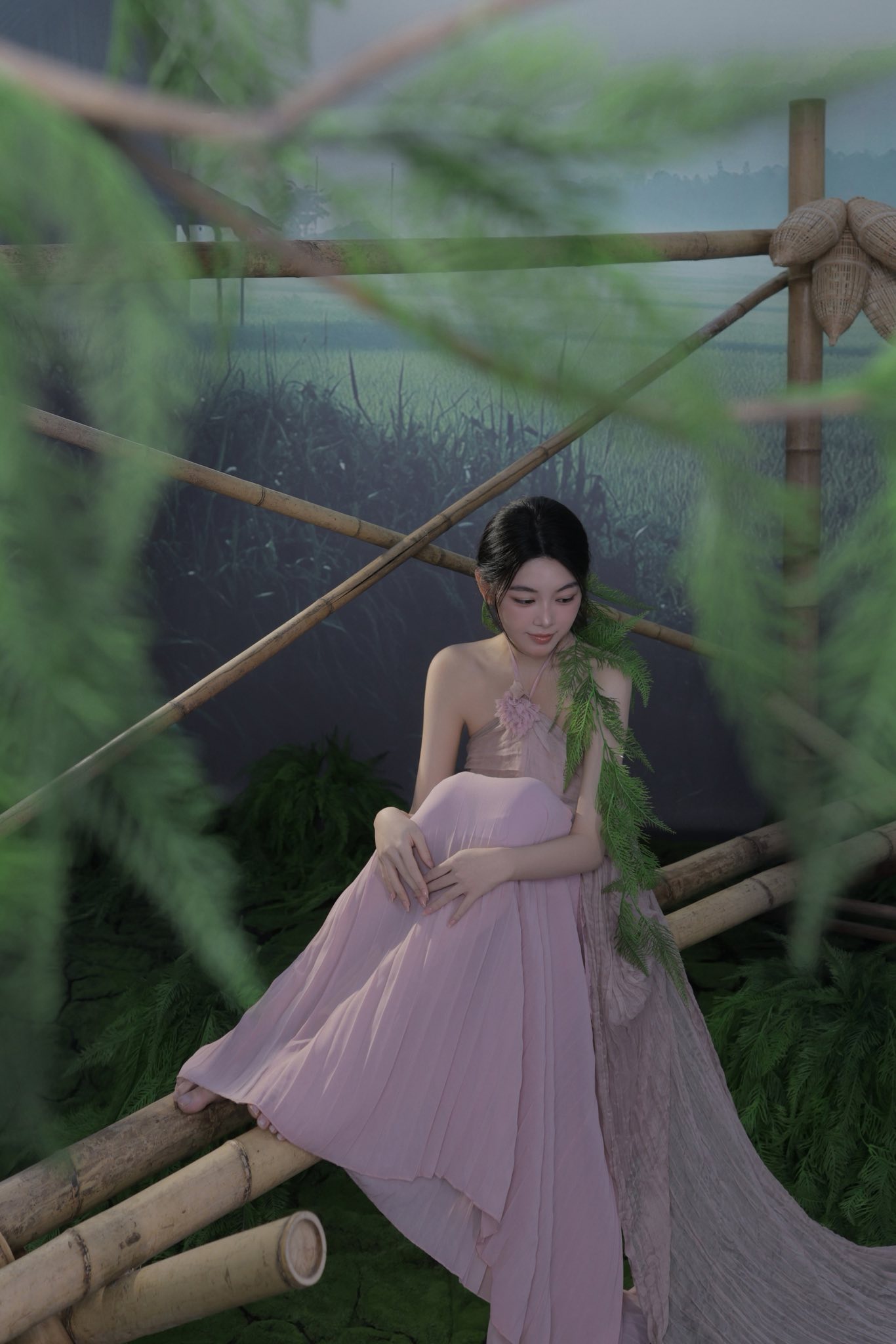 Lọ Lem - con g&aacute;i MC Quyền Linh g&acirc;y thương nhớ với &aacute;o yếm c&aacute;ch điệu - Ảnh 7.