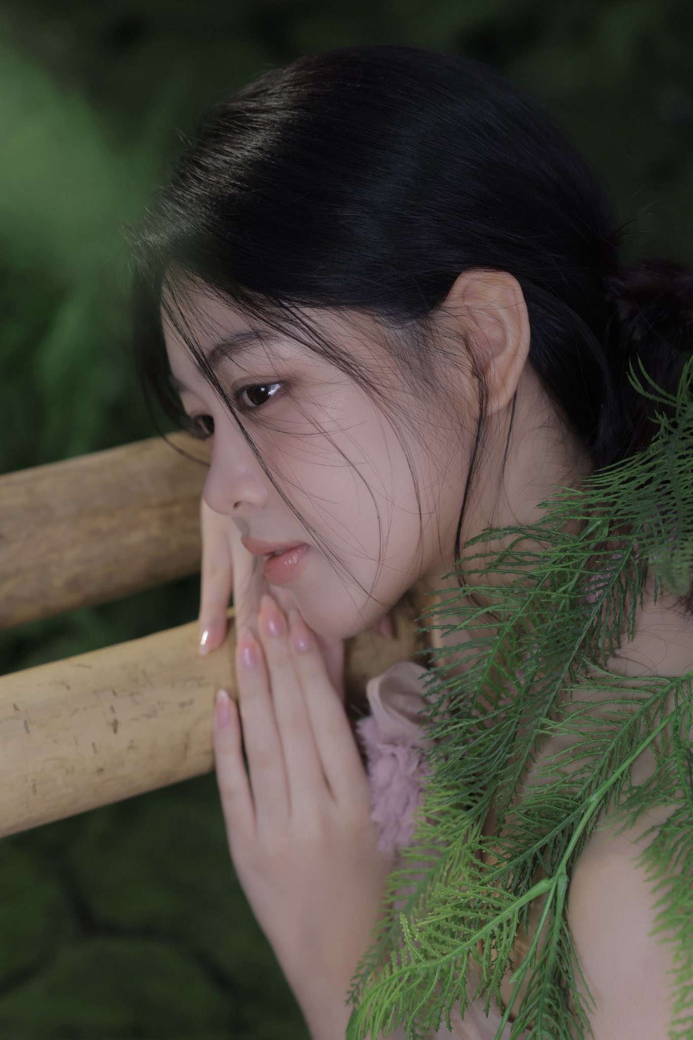 Lọ Lem - con g&aacute;i MC Quyền Linh g&acirc;y thương nhớ với &aacute;o yếm c&aacute;ch điệu - Ảnh 2.