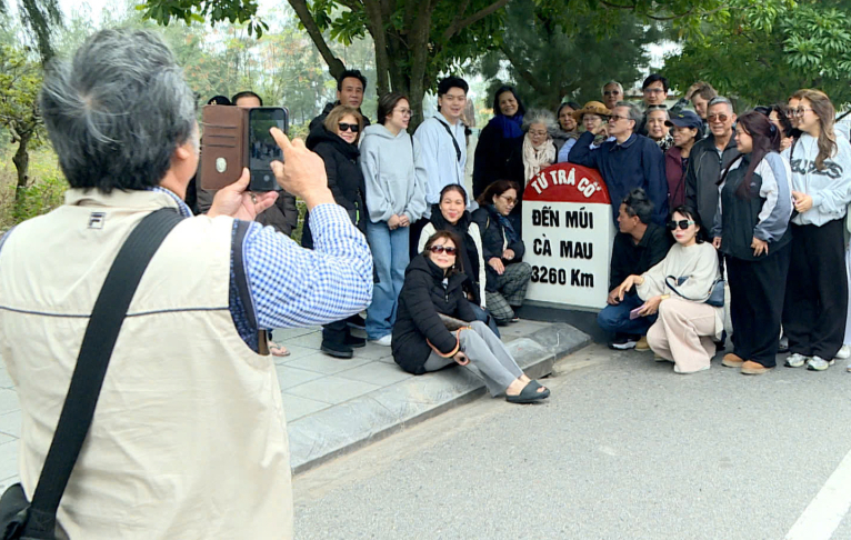 Kết th&uacute;c nghỉ Tết Dương lịch, Quảng Ninh tổng thu du lịch đạt hơn 1.600 tỷ - Ảnh 1.