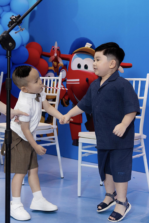 Con trai 4 tuổi đ&aacute;ng y&ecirc;u của Chi Bảo - L&yacute; Th&ugrave;y Chang - Ảnh 3.