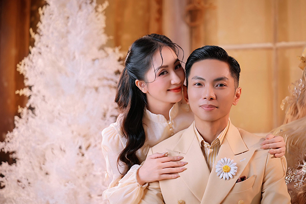 Khánh Thi khoe ảnh Tết lúc nhỏ nhưng lời nhắn gửi của Phan Hiền lại 'dậy sóng' MXH - Ảnh 3. Khánh Thi khoe ảnh Tết lúc nhỏ nhưng lời nhắn gửi của Phan Hiền lại 'dậy sóng' MXH - Ảnh 3.