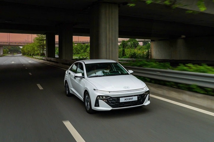 Gi&aacute; lăn b&aacute;nh Hyundai Accent giảm mạnh , cạnh tranh Toyota Vios v&agrave; Honda City - Ảnh 4.