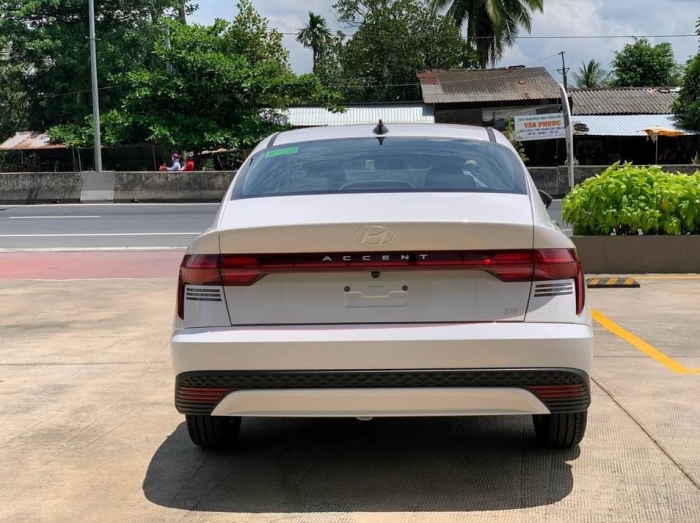 Gi&aacute; lăn b&aacute;nh Hyundai Accent giảm mạnh , cạnh tranh Toyota Vios v&agrave; Honda City - Ảnh 5.