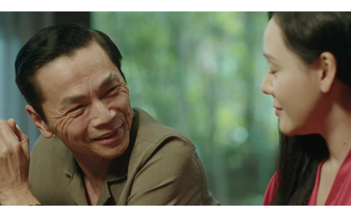 Ph&oacute; b&iacute; thư tỉnh S&aacute;ch bị ph&aacute;t hiện ngoại t&igrave;nh