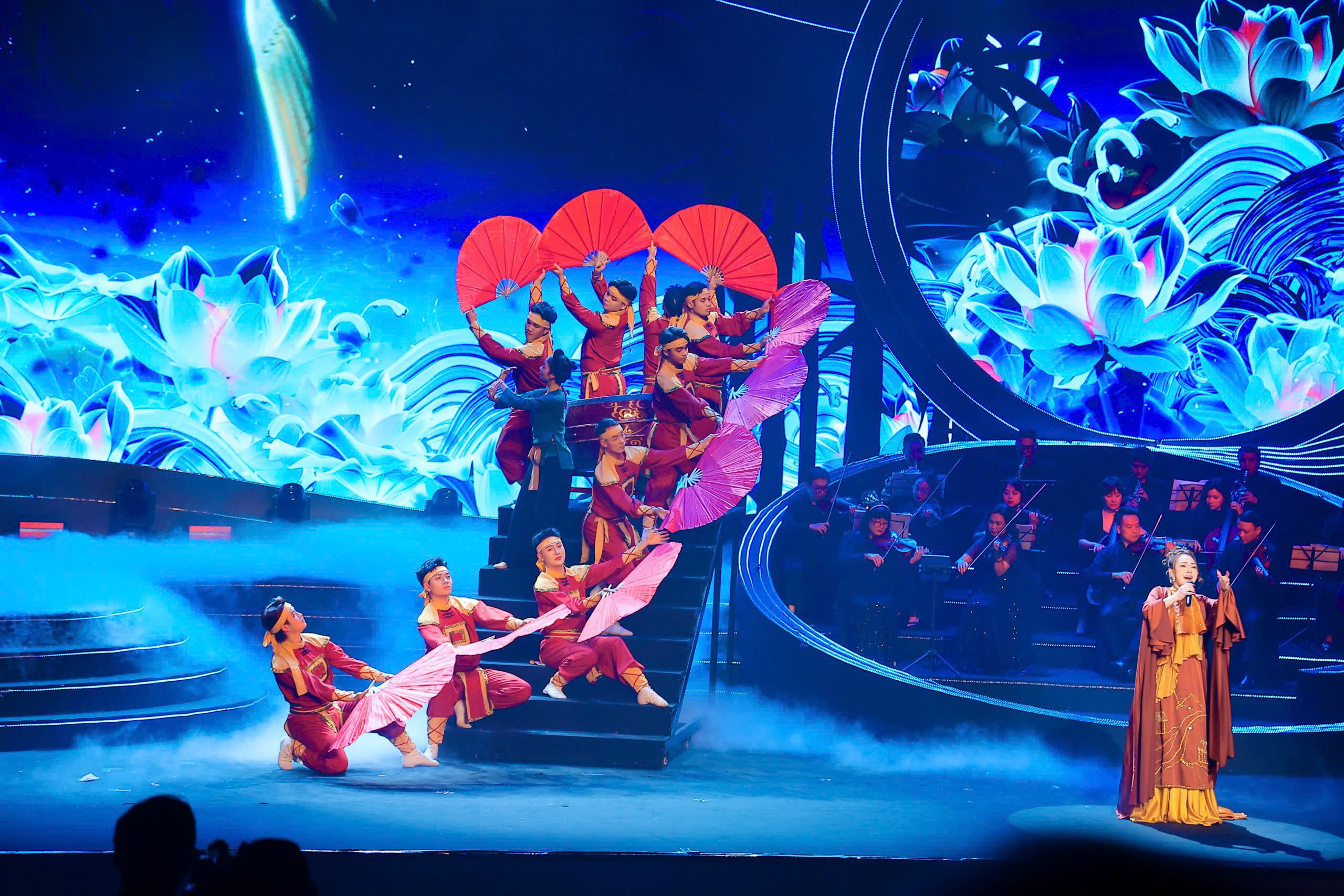 Chương tr&igrave;nh nghệ thuật ' với Đảng vẹn to&agrave;n niềm tin y&ecirc;u ' đầy cảm x&uacute;c v&agrave; &yacute; nghĩa - Ảnh 10.