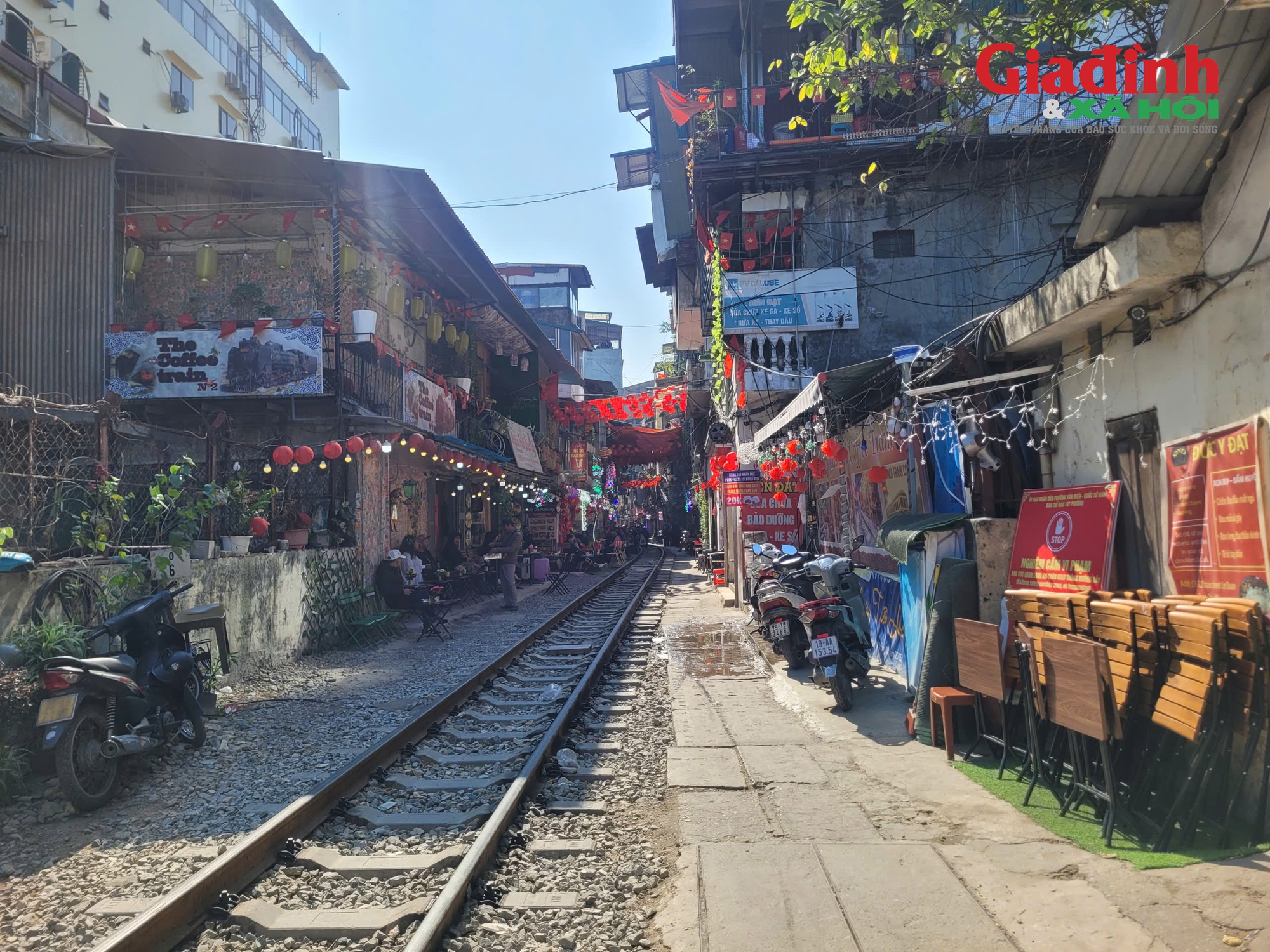 Điều chỉnh chạy t&agrave;u H&agrave; Nội th&uacute;c đẩy an to&agrave;n giao th&ocirc;ng v&agrave; cải thiện đời sống người d&acirc;n - Ảnh 1.