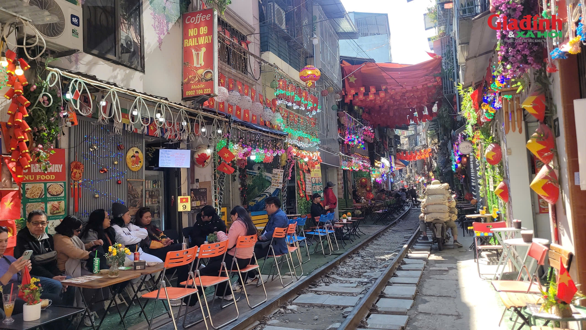 Điều chỉnh chạy t&agrave;u H&agrave; Nội th&uacute;c đẩy an to&agrave;n giao th&ocirc;ng v&agrave; cải thiện đời sống người d&acirc;n - Ảnh 3.