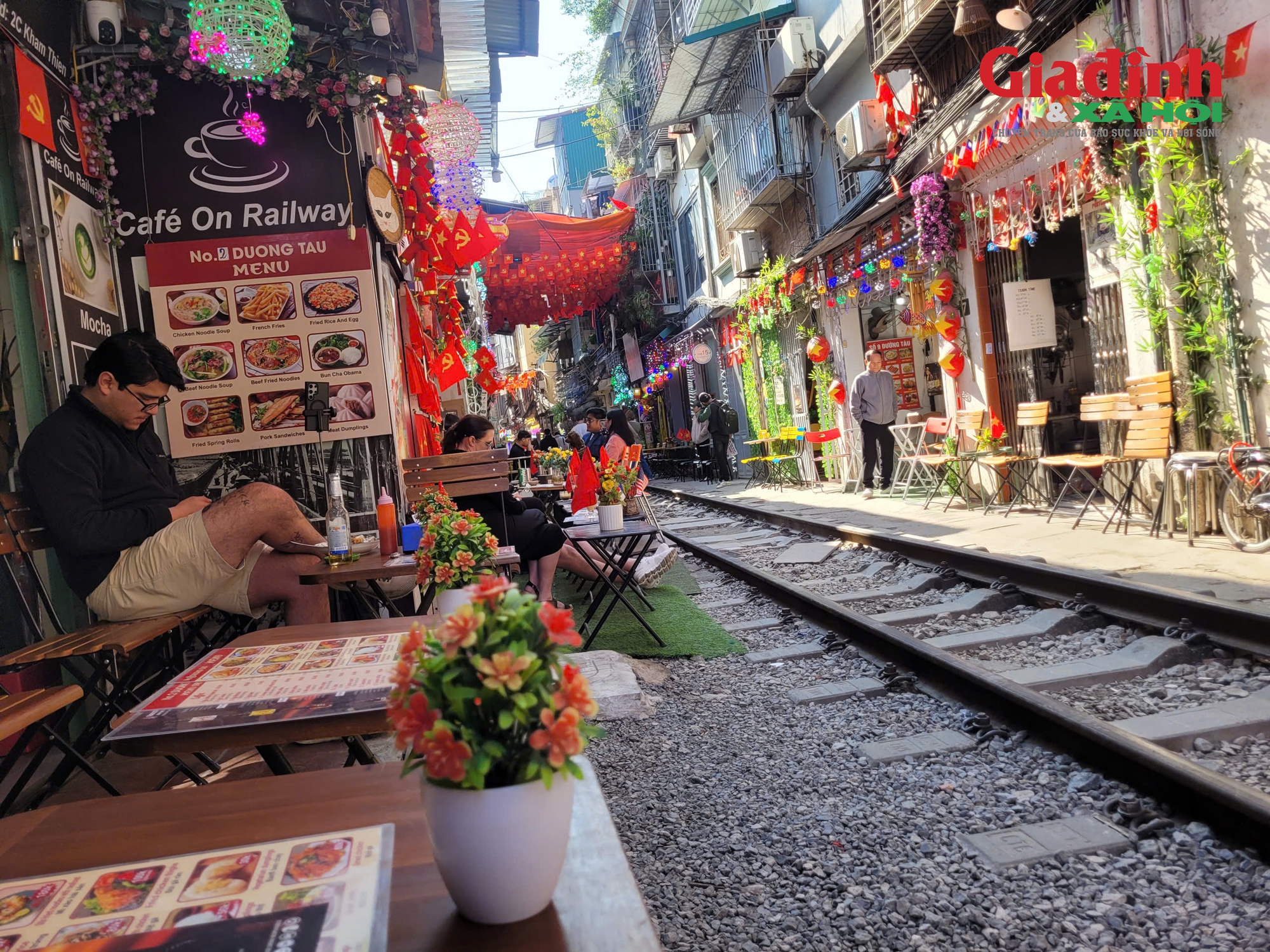 Điều chỉnh chạy t&agrave;u H&agrave; Nội th&uacute;c đẩy an to&agrave;n giao th&ocirc;ng v&agrave; cải thiện đời sống người d&acirc;n - Ảnh 4.