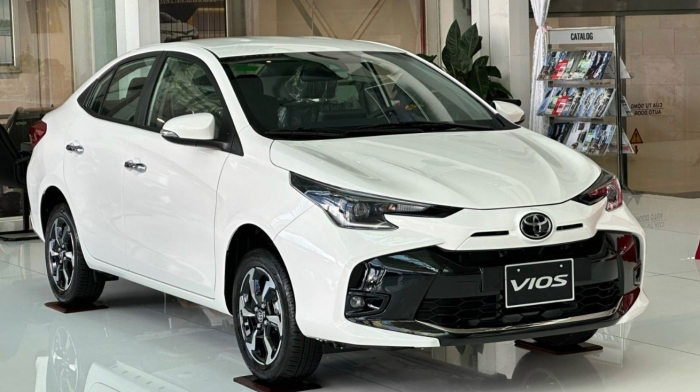 Gi&aacute; lăn b&aacute;nh Toyota Vios giảm kỷ lục , cạnh tranh với Hyundai Accent v&agrave; Honda City - Ảnh 1.