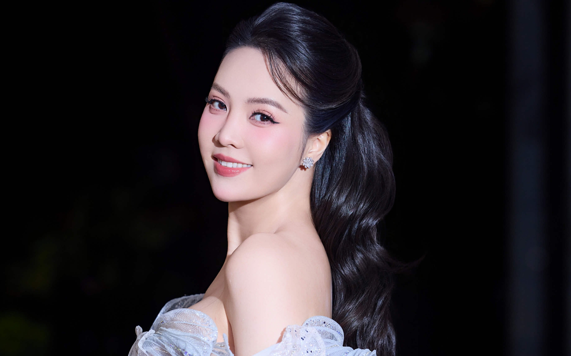 Nghệ sĩ violon Trịnh Minh Hiền chia sẻ bí quyết sống khỏe , đẹp và thành công trong nghệ thuật - Ảnh 1. Nghệ sĩ violon Trịnh Minh Hiền chia sẻ bí quyết sống khỏe , đẹp và thành công trong nghệ thuật - Ảnh 1.