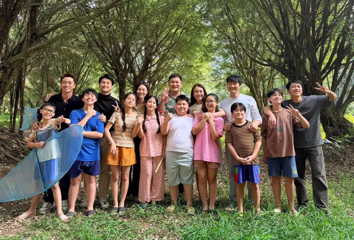 Phan Minh Huyền thăng hạng phong cách thời trang trong Cách em 1 milimet - Ảnh 9. Phan Minh Huyền thăng hạng phong cách thời trang trong Cách em 1 milimet - Ảnh 9.