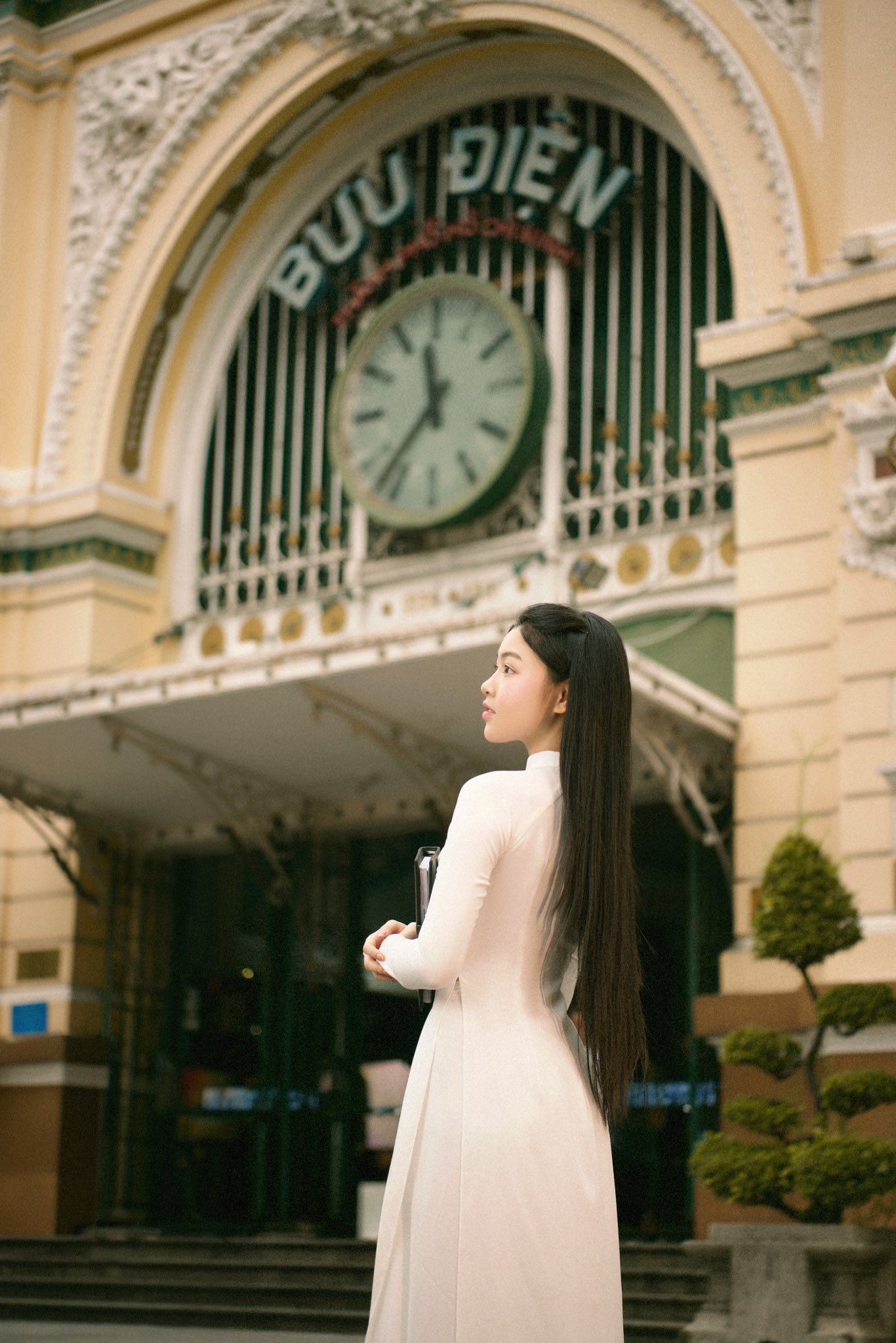 Vợ v&agrave; con g&aacute;i MC Quyền Linh: Kh&aacute;m ph&aacute; cuộc sống gia đ&igrave;nh đầy hạnh ph&uacute;c - Ảnh 9.