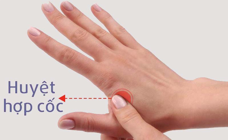 Xoa b&oacute;p bấm huyệt gi&uacute;p l&agrave;m ấm cơ thể, giải cảm trong m&ugrave;a lạnh- Ảnh 3.