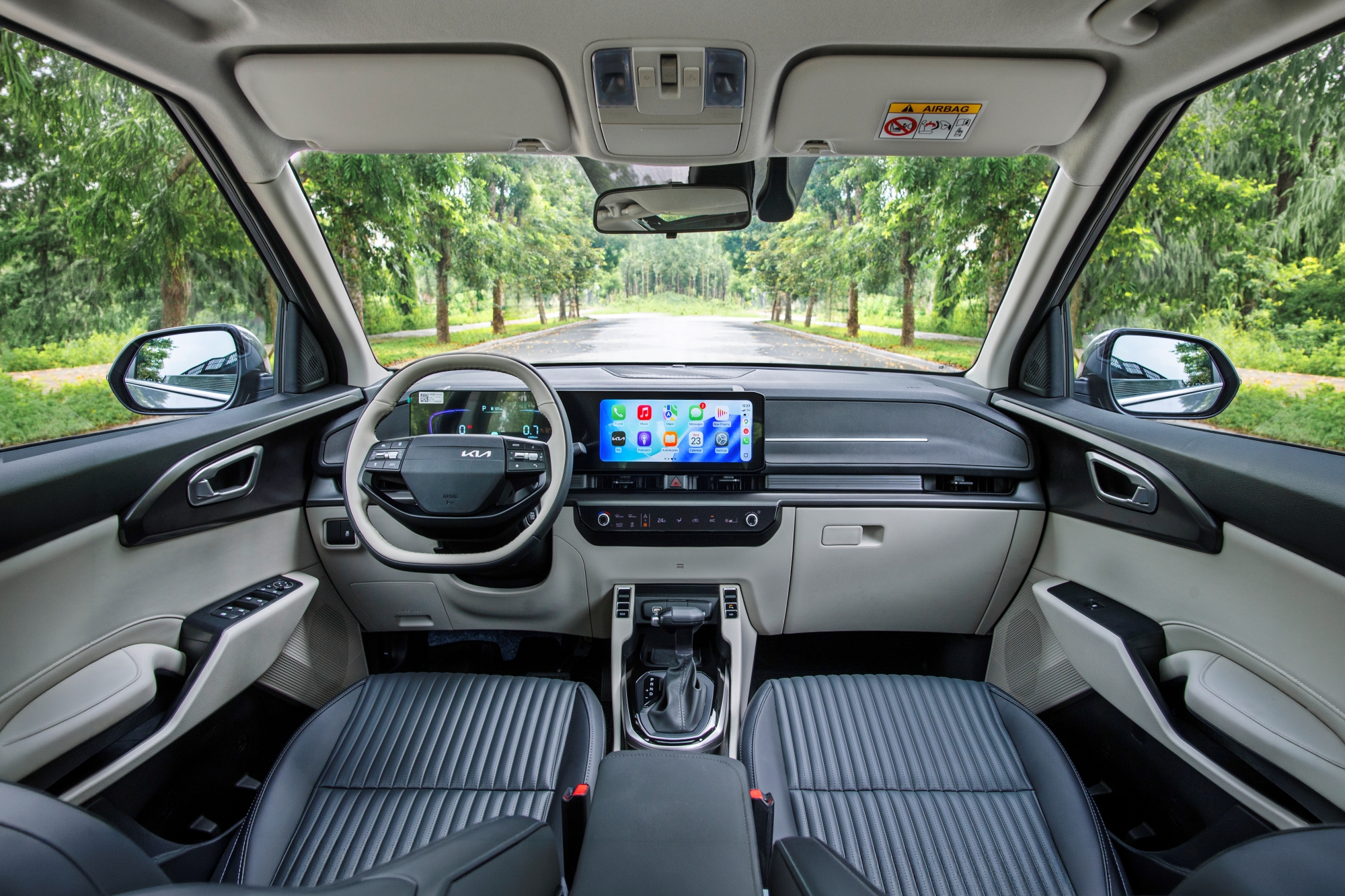 Kia Carens Clavis 639 triệu đồng: MPV 7 chỗ cạnh tranh Mitsubishi Xpander - Ảnh 4.