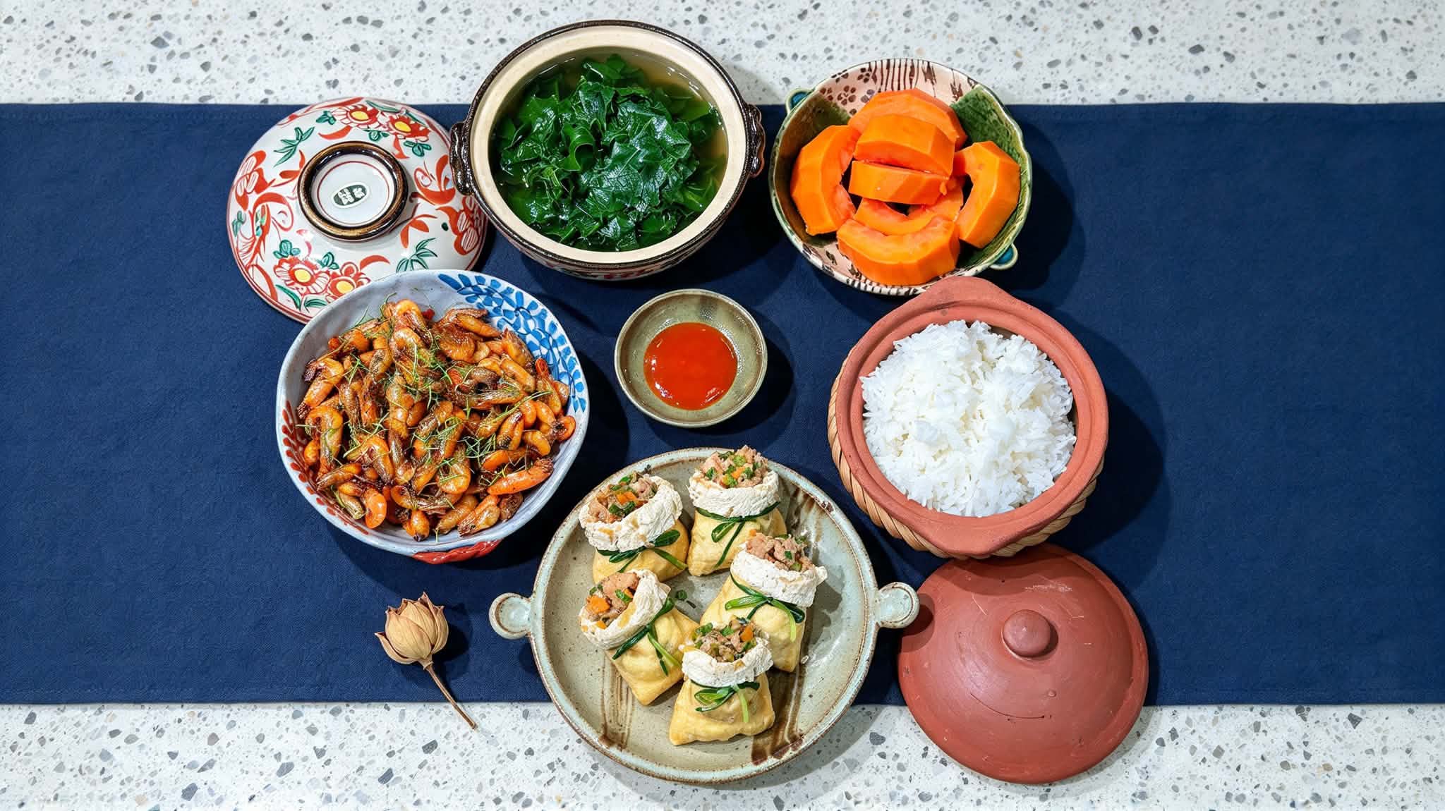 M&oacute;n ngon m&ugrave;a thu: Loạt m&acirc;m cơm vừa nh&igrave;n đ&atilde; thấy th&egrave;m, m&oacute;n d&acirc;n d&atilde; m&agrave; 'đưa cơm' v&ocirc; c&ugrave;ng - Ảnh 1.