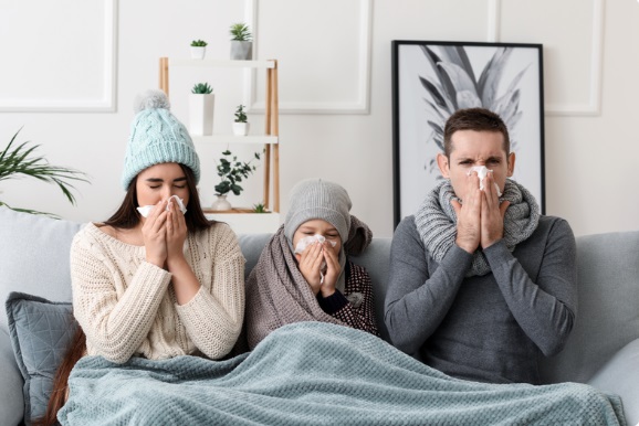 Thời tiết giao m&ugrave;a, 3 nh&oacute;m người n&agrave;y cần đặc biệt lưu &yacute; - Ảnh 2.