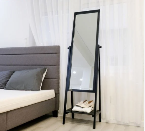 Ph&ograve;ng ngủ n&ecirc;n treo gương tr&ograve;n hay vu&ocirc;ng th&igrave; mới hợp phong thủy v&agrave; tốt cho sức khỏe - Ảnh 2.