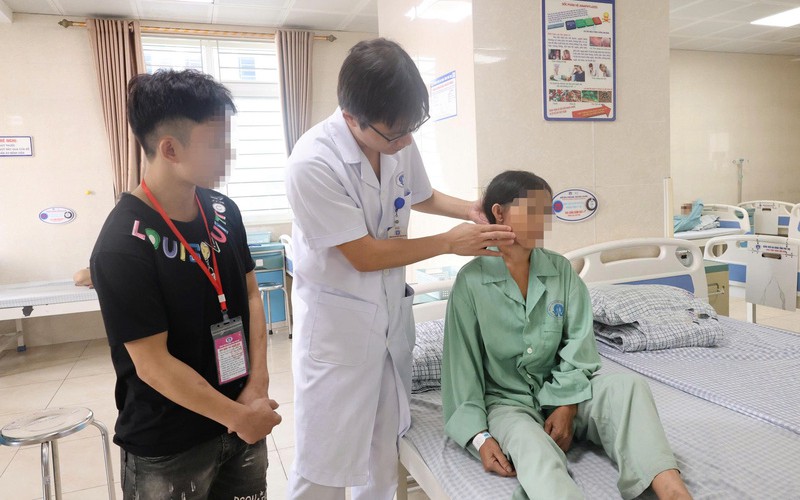 Bụng to dần, sụt c&acirc;n bất thường, người đ&agrave;n &ocirc;ng 43 tuổi ph&aacute;t hiện khối u thận nặng 2 kg - Ảnh 5.