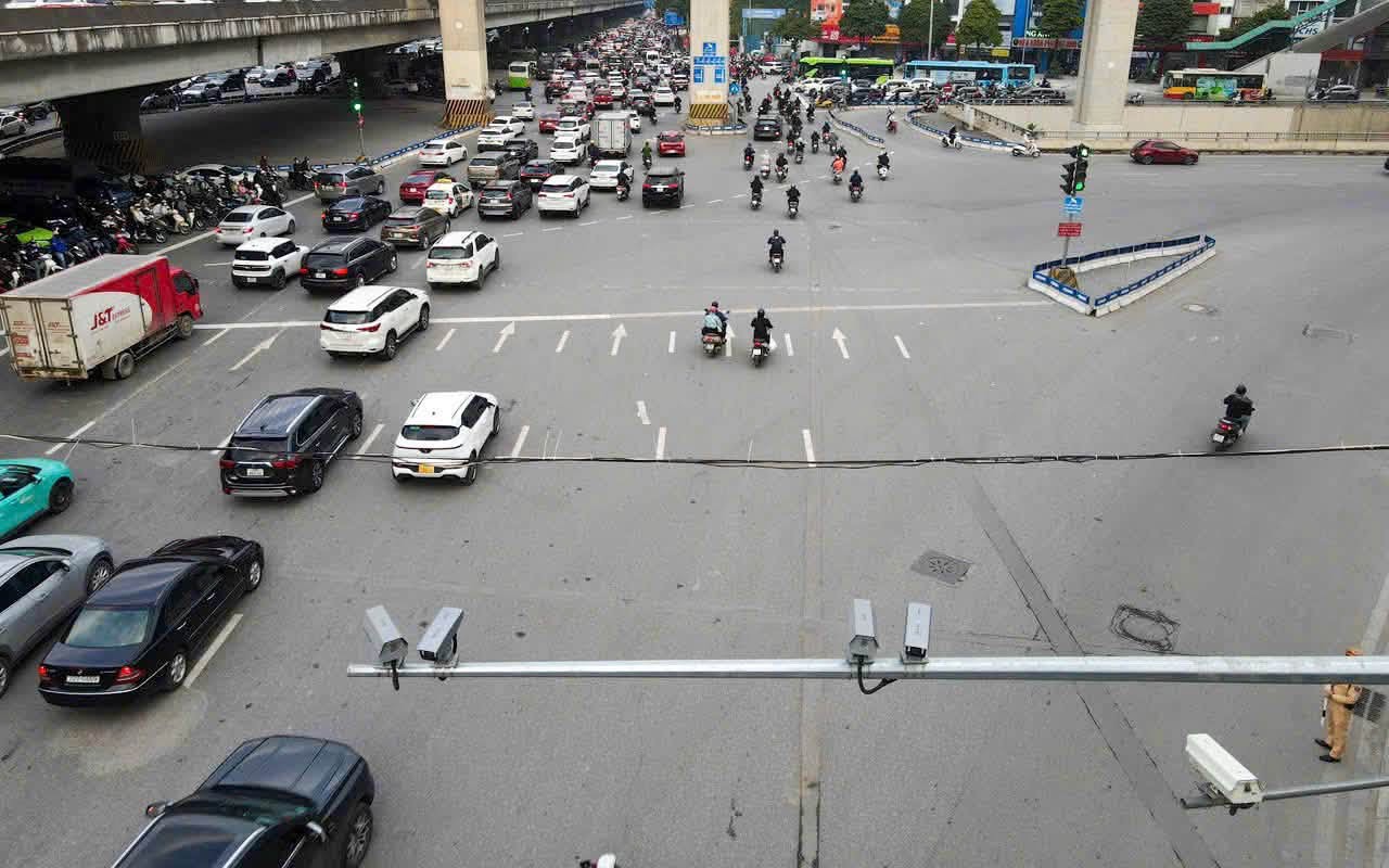 H&agrave; Nội cấm &ocirc; t&ocirc; qua cầu Xu&acirc;n Mai từ 12 / 10 để giảm &ugrave;n tắc giao th&ocirc;ng - Ảnh 1.
