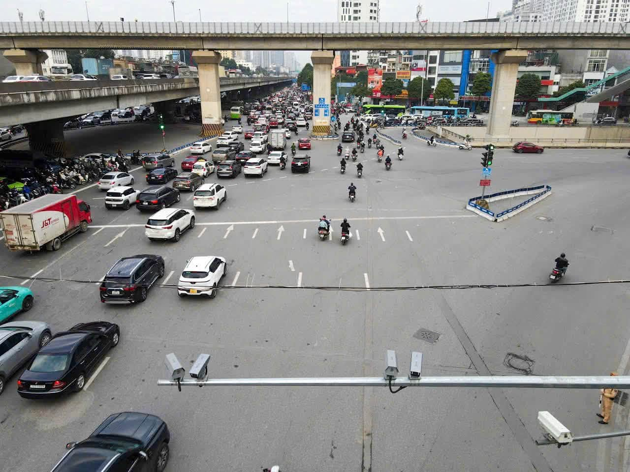 H&agrave; Nội ghi nhận xe m&aacute;y t&aacute;i phạm vi phạm giao th&ocirc;ng qua camera AI năm 2026 - Ảnh 2.