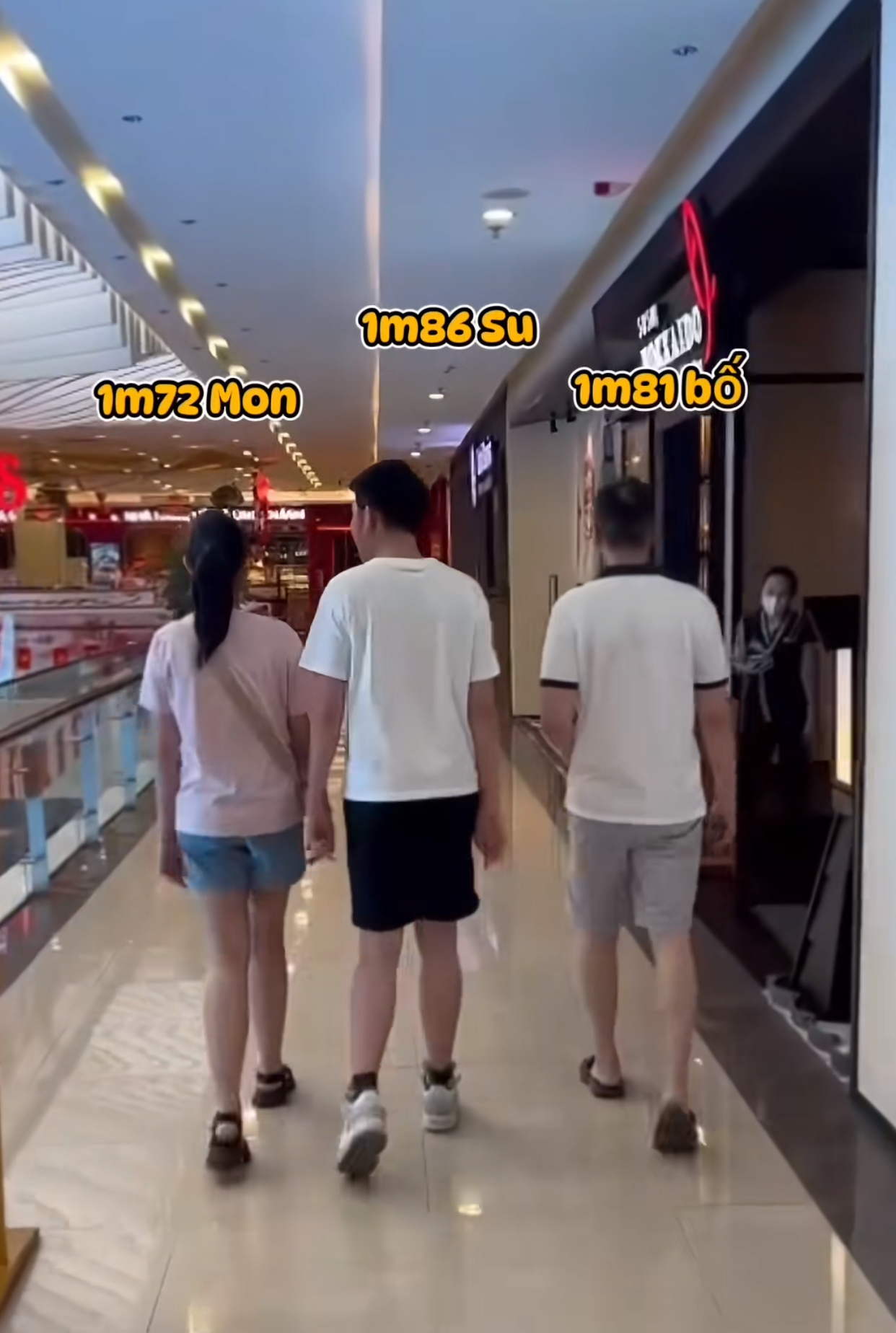 Con trai Hoa hậu th&ugrave;y L&acirc;m cao gần 1m9 , trở th&agrave;nh hiện tượng năm 2026 - Ảnh 5.