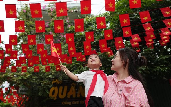 Tin s&aacute;ng 13/10: H&agrave; Nội sẽ trồng một lo&agrave;i c&acirc;y chủ đạo tr&ecirc;n mỗi tuyến phố; nhiều trường ở TP HCM cho học sinh về sớm, tr&aacute;nh triều cường   - Ảnh 6.