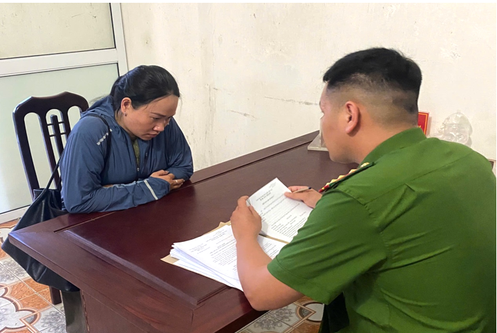 Nhận làm bìa đỏ 'giả' và cú lừa 270 triệu đồng - Ảnh 1.