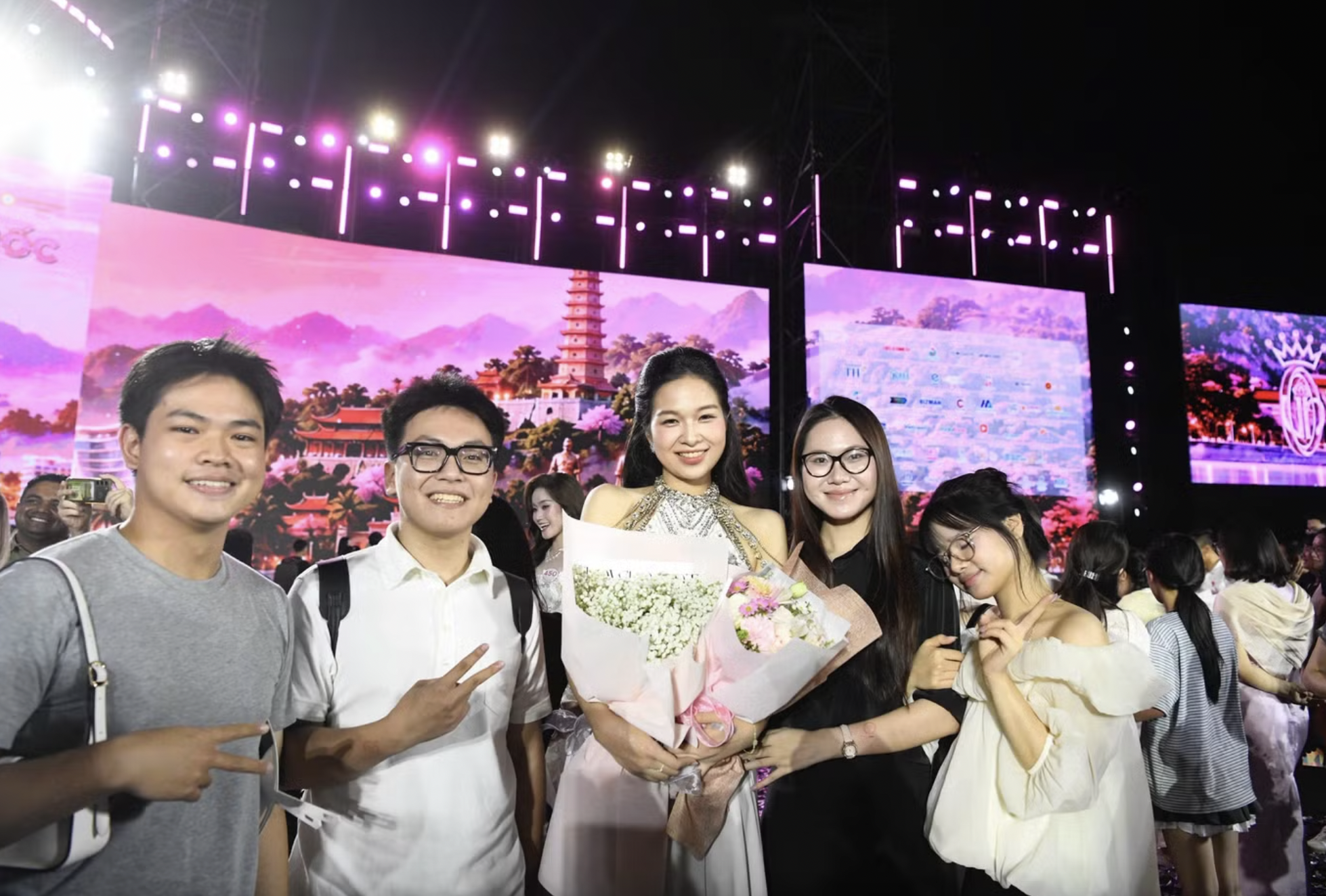 Giọt nước mắt và nụ cười của 28 thí sinh Hoa hậu Việt Nam 2026 - Ảnh 12.